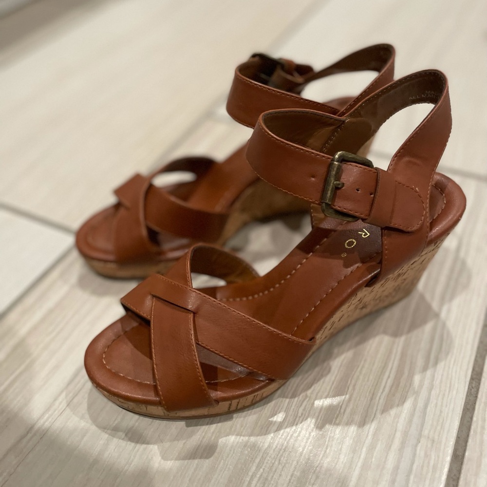 Pesaro Viola cork wedge shoes size 9